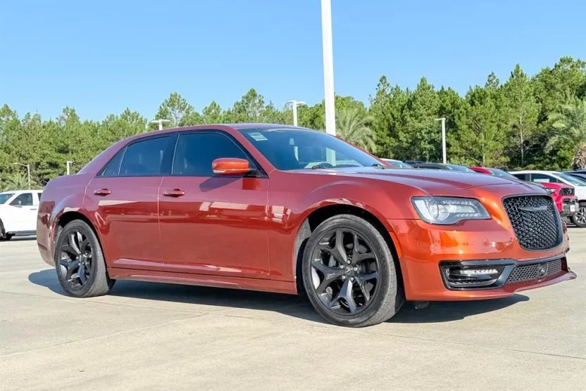 2021 Chrysler 300 S photo 1