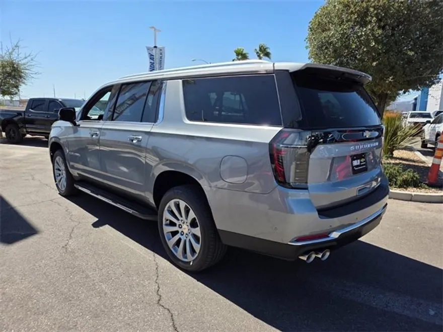 2025 Chevrolet Suburban Premier photo 1