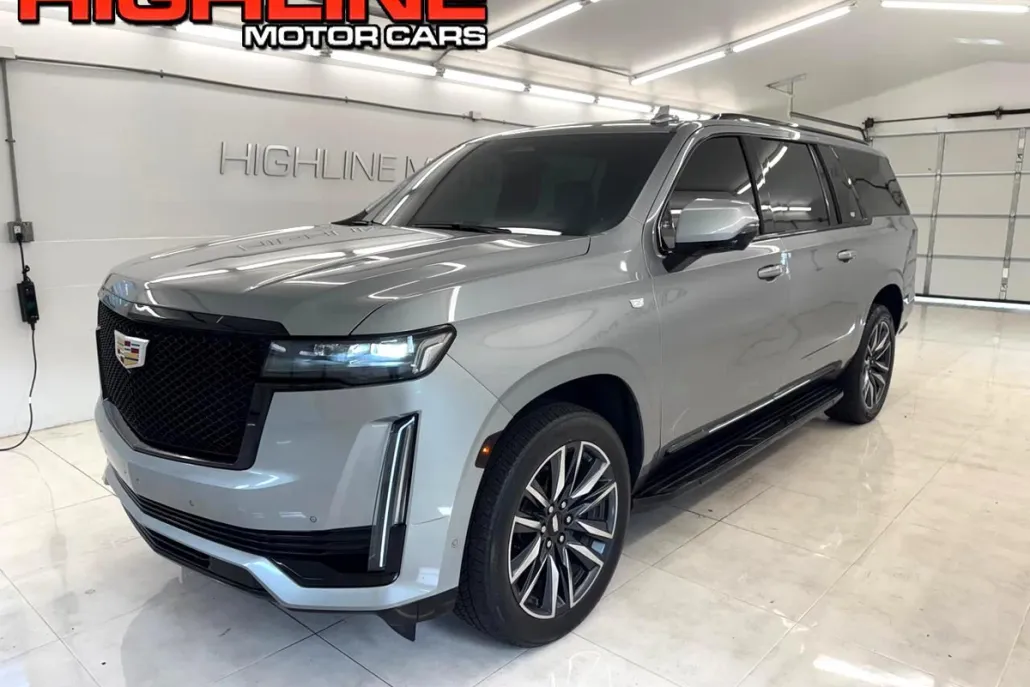 2023 Cadillac Escalade ESV Sport photo 1