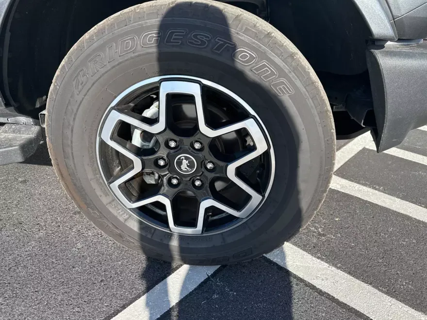 2024 Ford Bronco Outer Banks photo 1