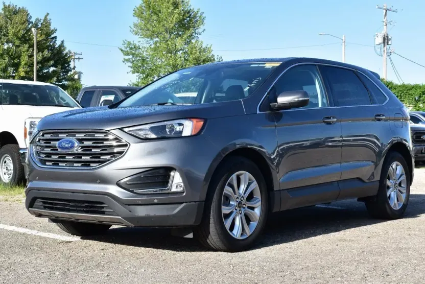 2024 Ford Edge Titanium photo 1