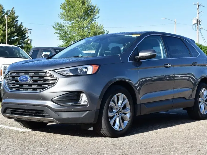2024 Ford Edge Titanium photo 1