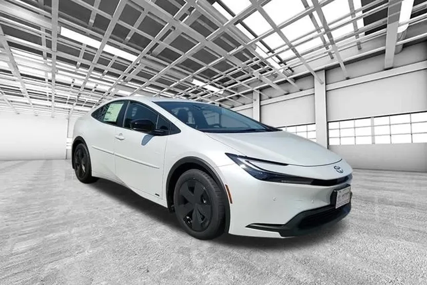 2026 Toyota Prius LE photo 1