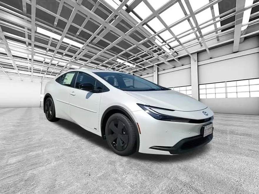 2026 Toyota Prius LE photo 1