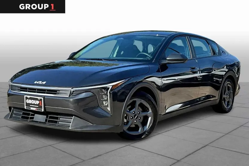 2025 Kia K4 LXS photo 1
