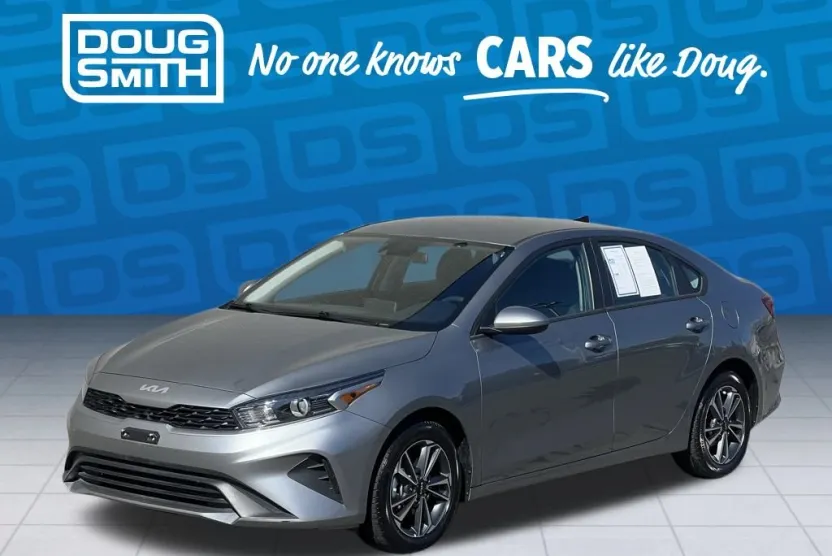 2024 Kia Forte LXS photo 1