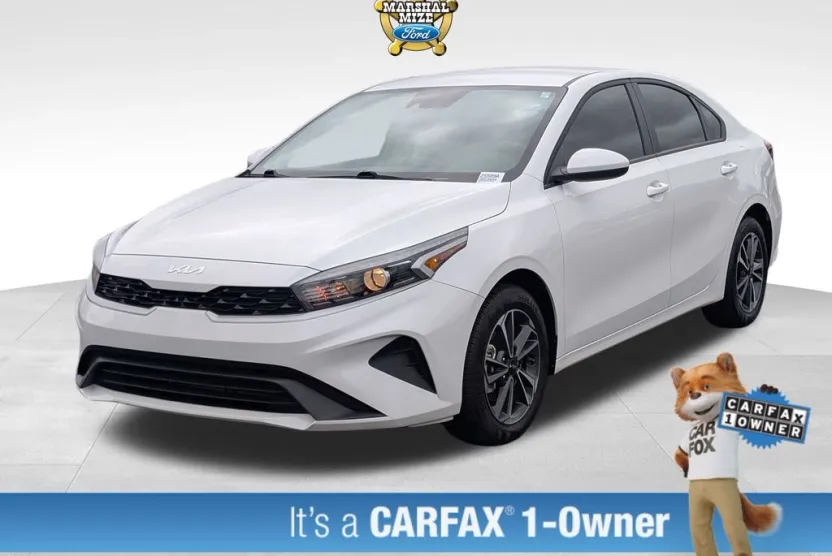 2024 Kia Forte LXS photo 1