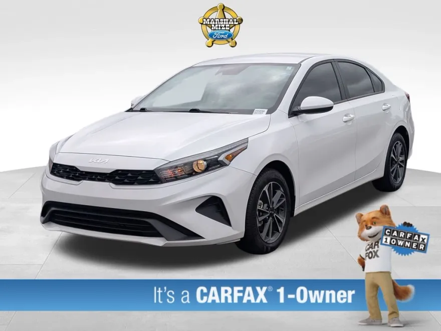 2024 Kia Forte LXS photo 1