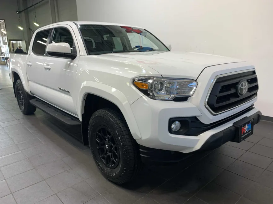 2022 Toyota Tacoma SR5 V6 photo 1