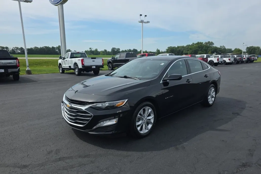 2021 Chevrolet Malibu 1LT photo 1