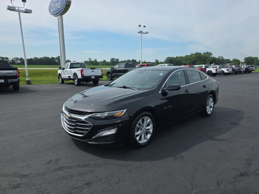 2021 Chevrolet Malibu 1LT photo 1