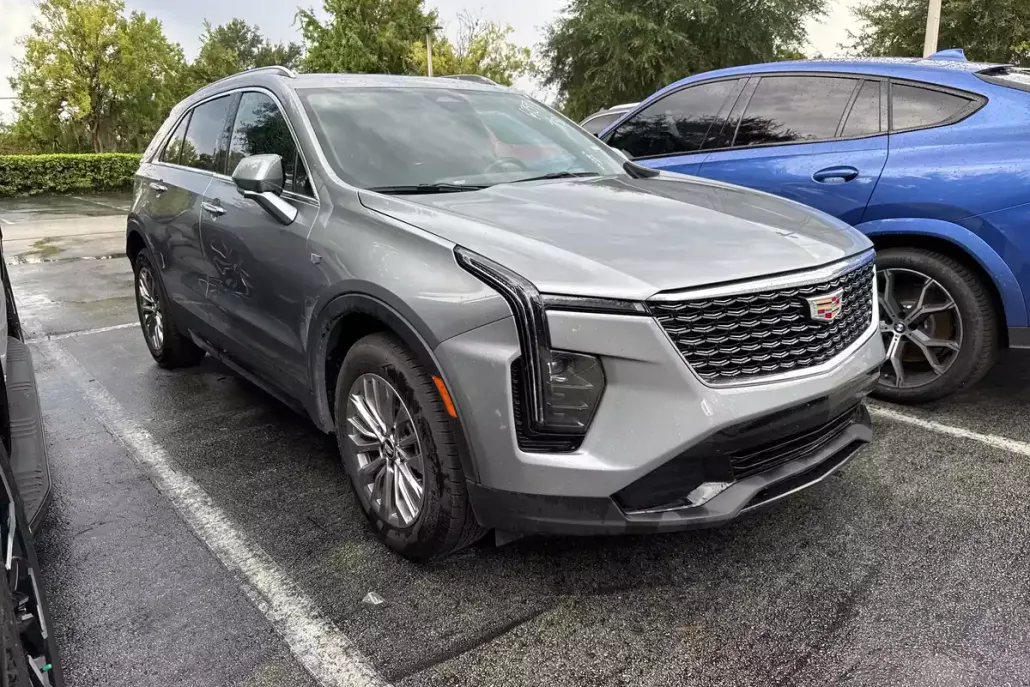 2024 Cadillac XT4 Premium Luxury photo 1