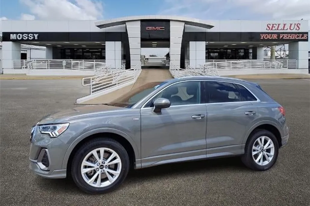 2024 Audi Q3 S line Premium photo 1