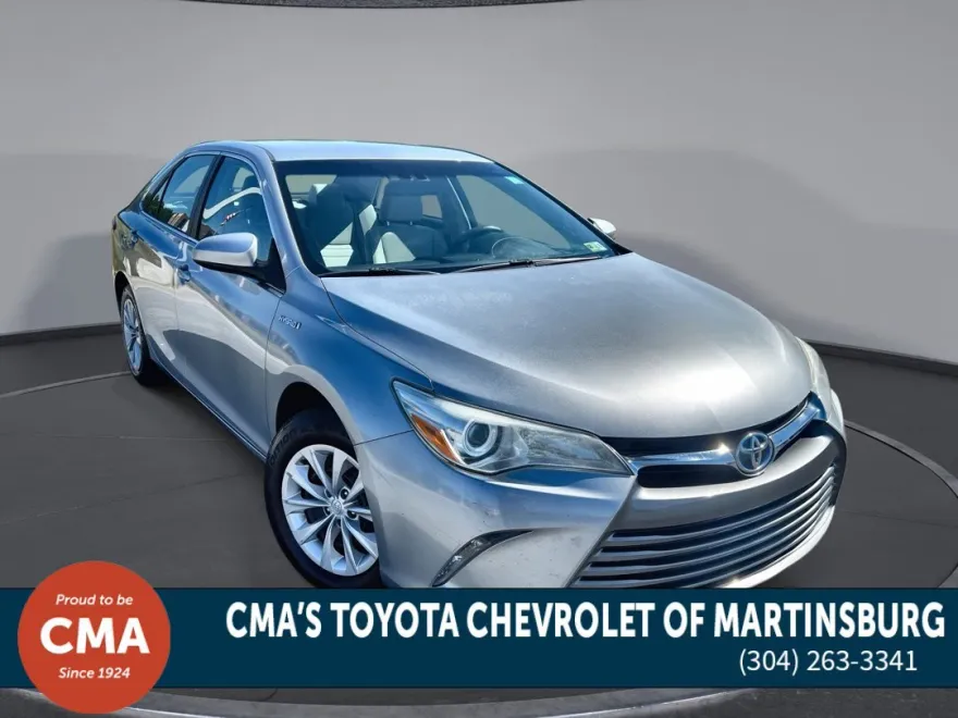 2017 Toyota Camry LE photo 1