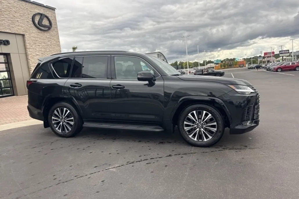 2025 Lexus LX 600 Premium photo 1