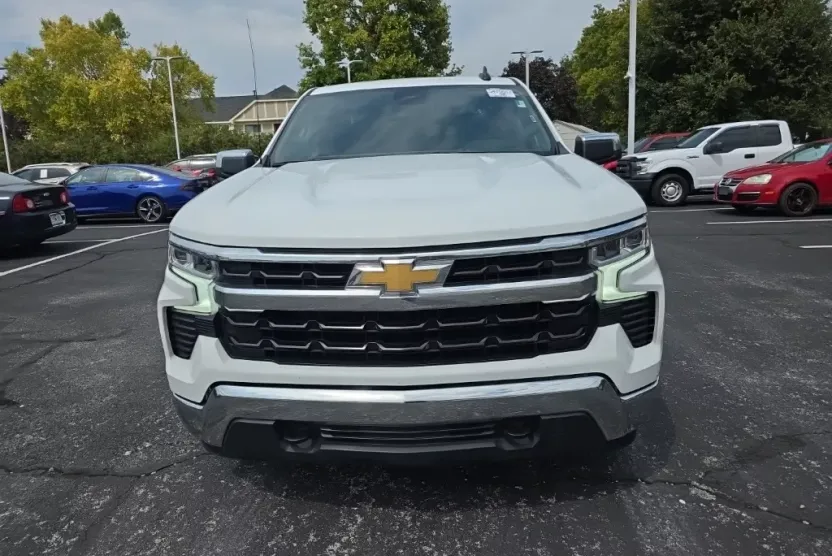 2023 Chevrolet Silverado 1500 LT photo 1