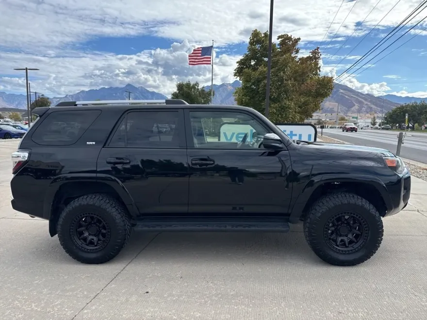 2024 Toyota 4Runner SR5 photo 1