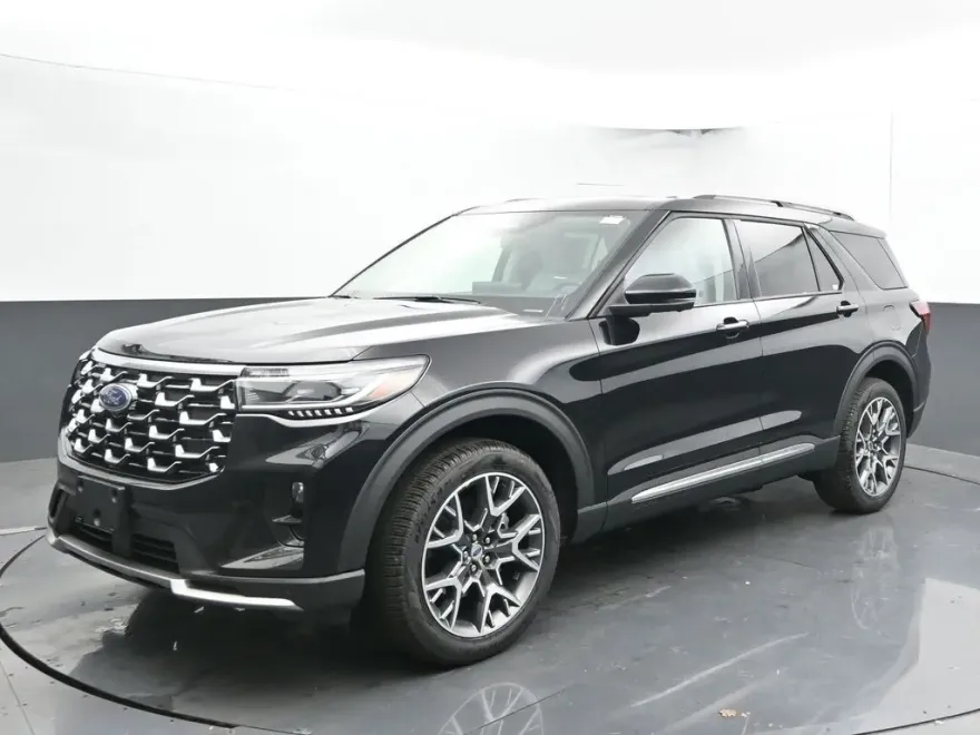 2025 Ford Explorer Platinum photo 1