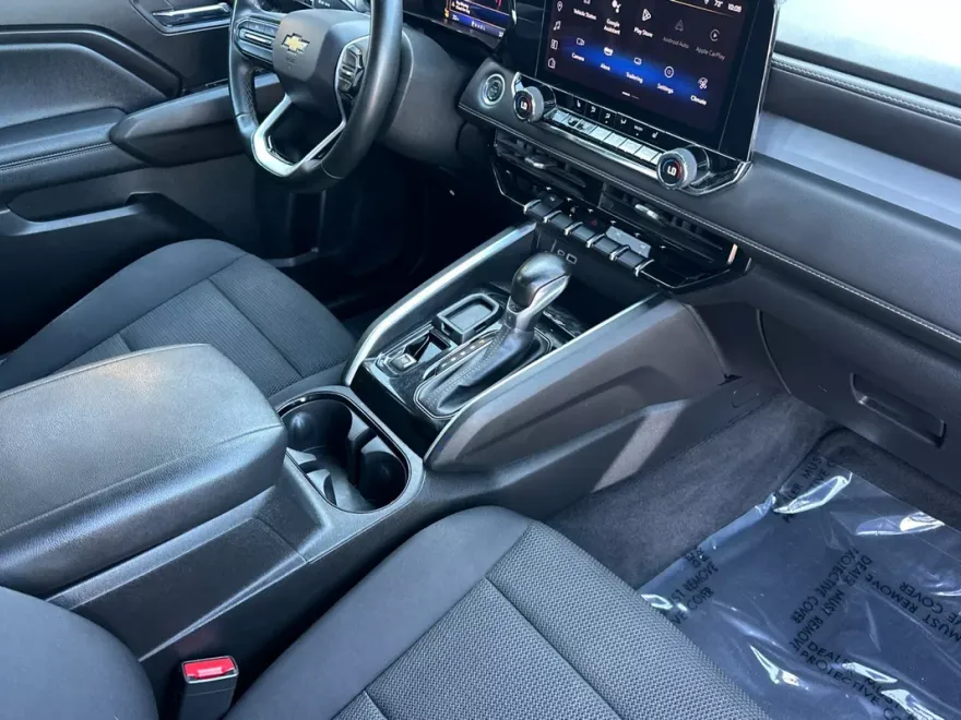 2023 Chevrolet Colorado LT photo 19