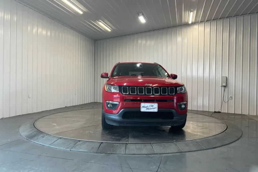 2017 Jeep Compass Latitude photo 1
