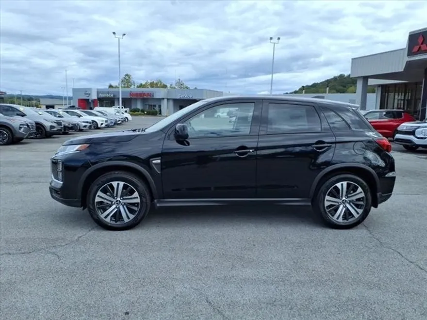 2025 Mitsubishi Outlander Sport ES photo 1