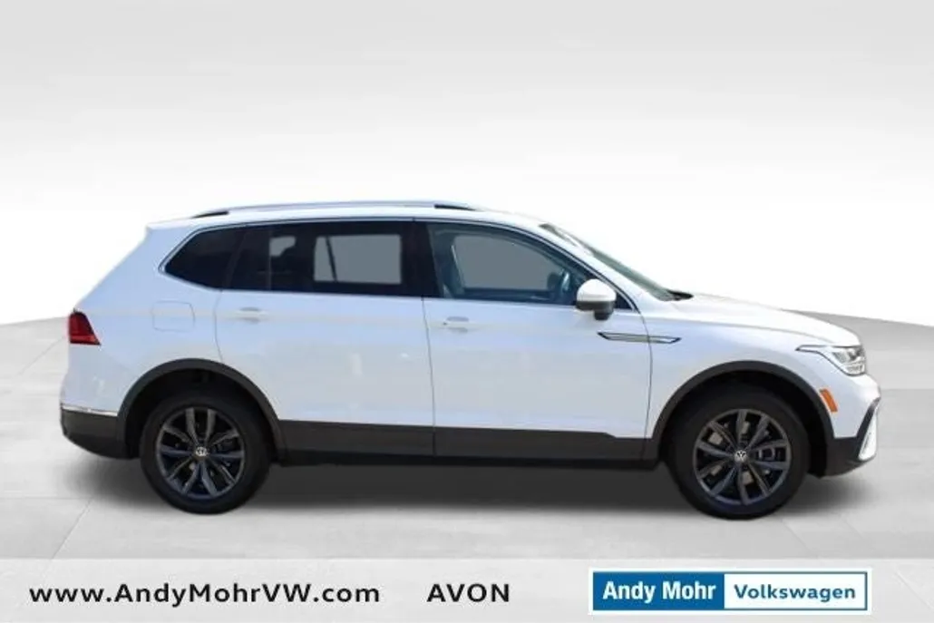 2022 Volkswagen Tiguan SE photo 1