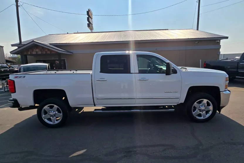 2015 Chevrolet Silverado 2500HD LTZ photo 1