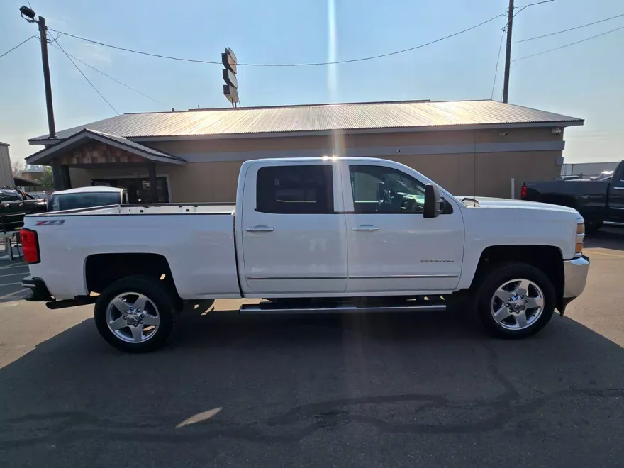 2015 Chevrolet Silverado 2500HD LTZ photo 1