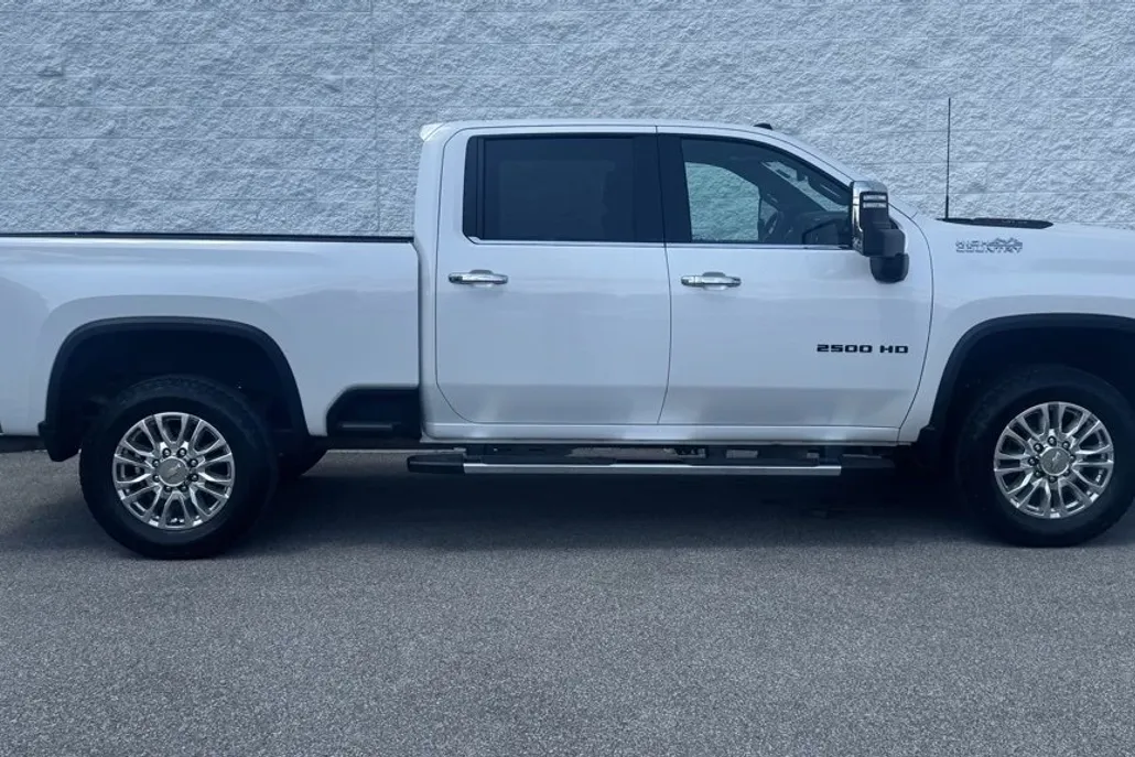 2022 Chevrolet Silverado 2500HD High Country photo 1