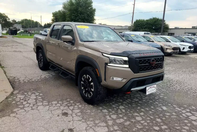 2023 Nissan Frontier Crew Cab PRO-4X photo 1