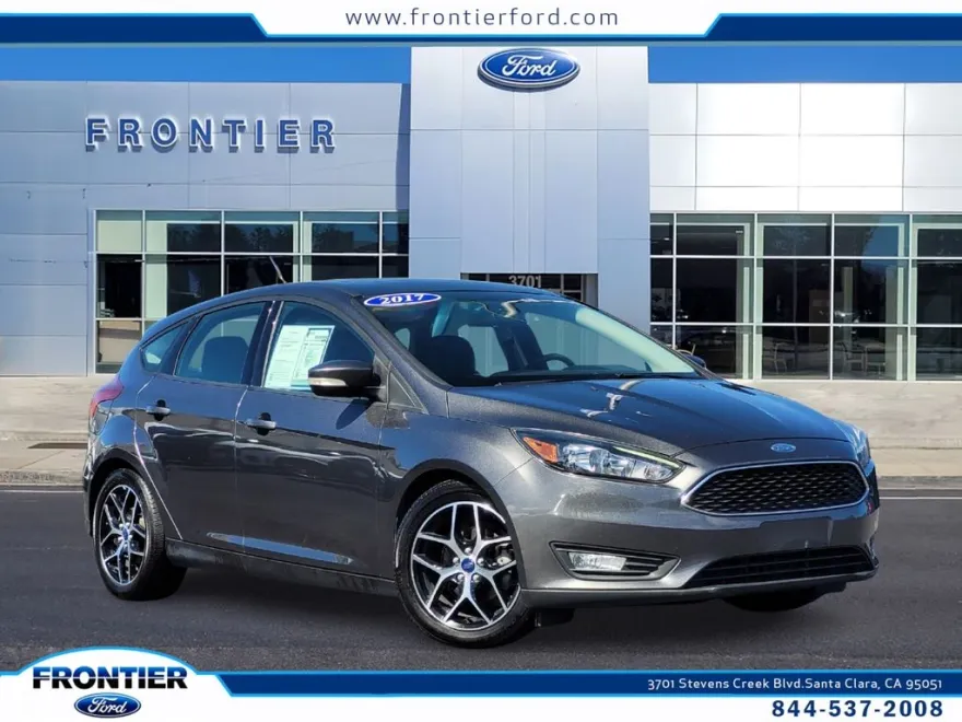 2017 Ford Focus SEL photo 1