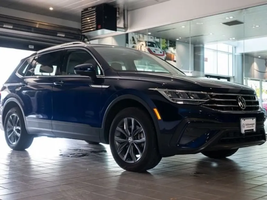 2022 Volkswagen Tiguan SE photo 1