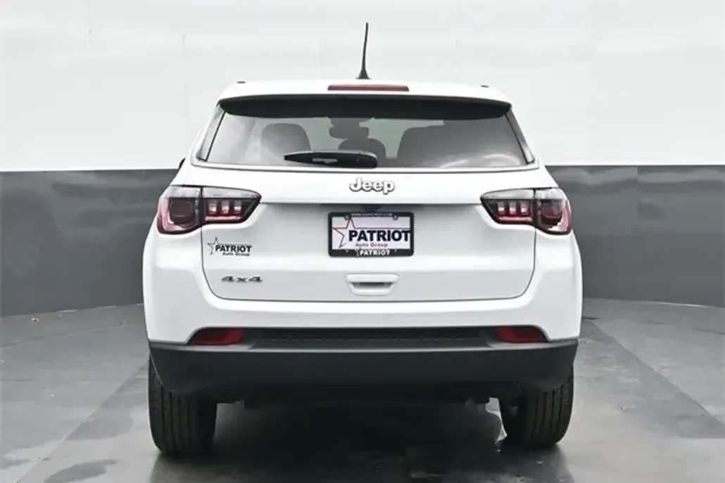 2025 Jeep Compass Sport photo 1