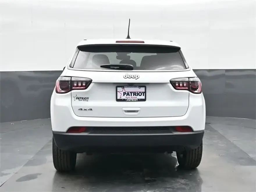 2025 Jeep Compass Sport photo 1