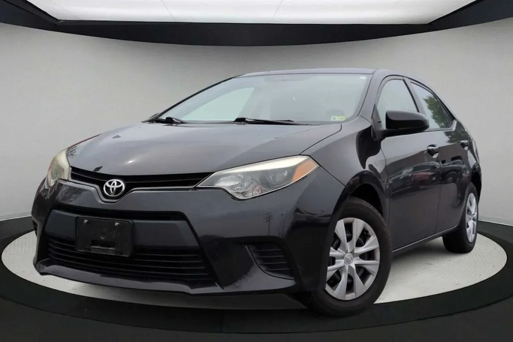 2015 Toyota Corolla L photo 1