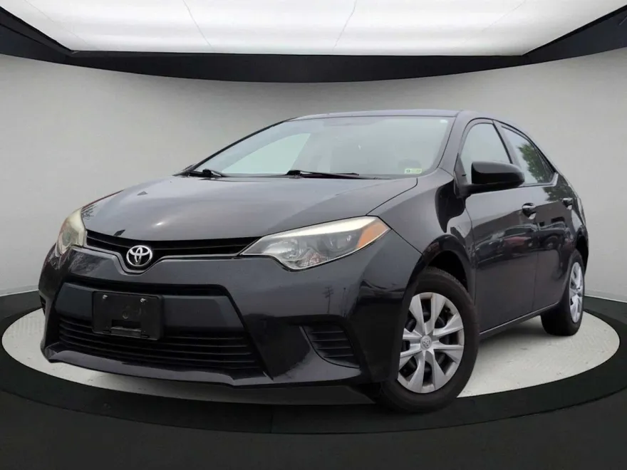 2015 Toyota Corolla L photo 1