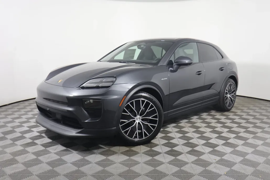 2025 Porsche Macan Electric photo 1