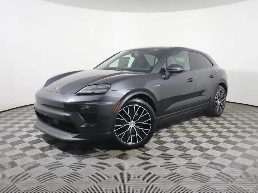 2025 Porsche Macan Electric photo 1