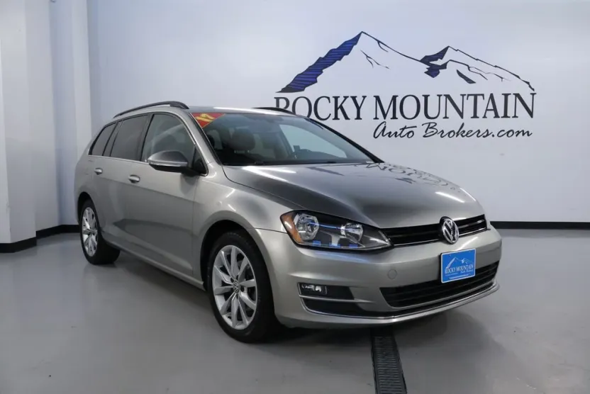 2017 Volkswagen Golf SportWagen SEL photo 1