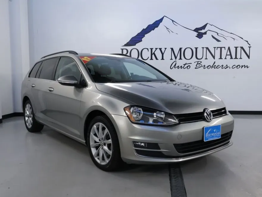 2017 Volkswagen Golf SportWagen SEL photo 1