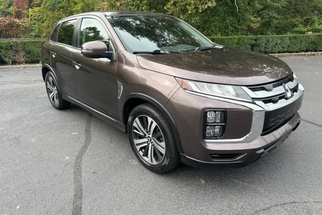 2020 Mitsubishi Outlander Sport SE photo 1