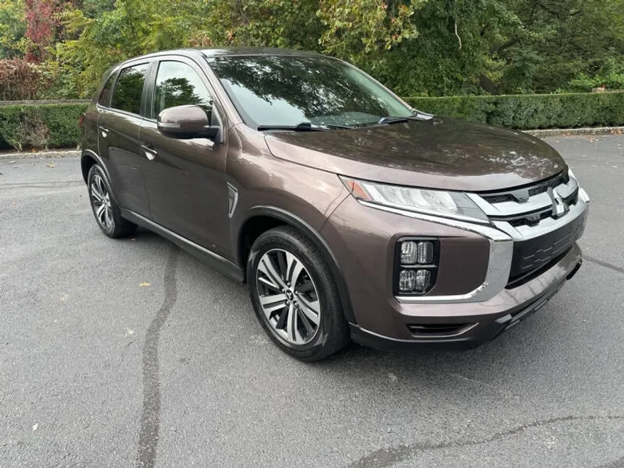 2020 Mitsubishi Outlander Sport SE photo 1