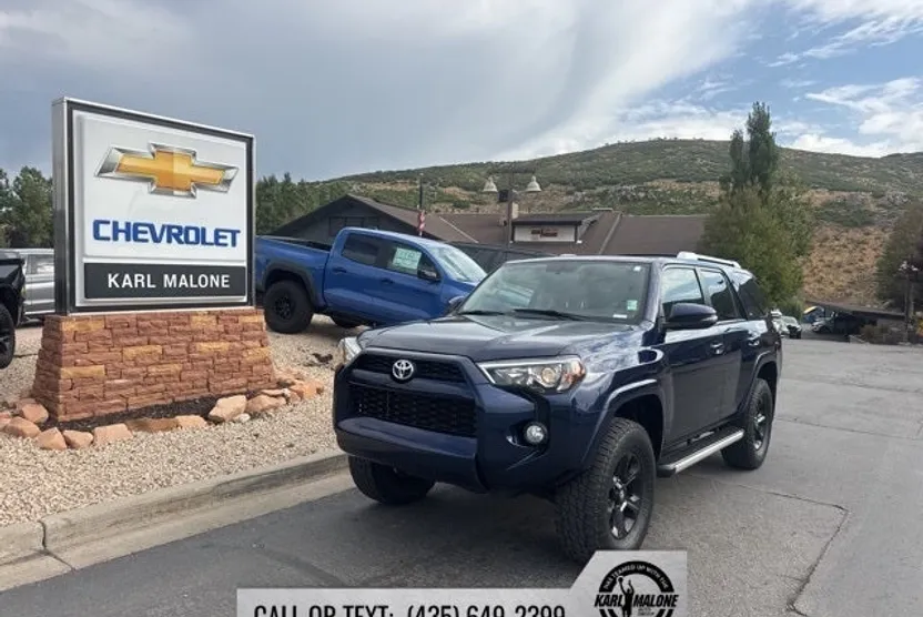 2017 Toyota 4Runner SR5 Premium photo 1