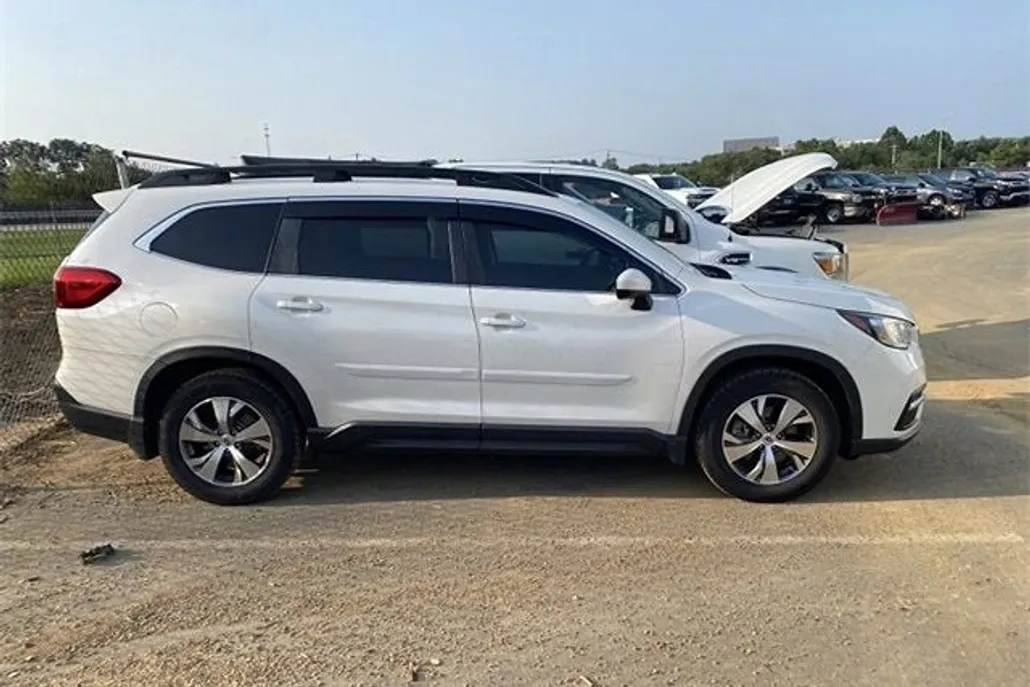 2019 Subaru Ascent Premium photo 1