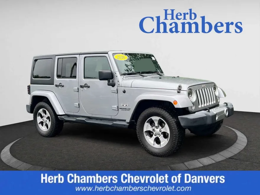 2016 Jeep Wrangler Unlimited Sahara photo 1