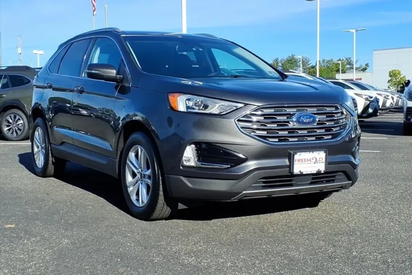 2019 Ford Edge SEL photo 1