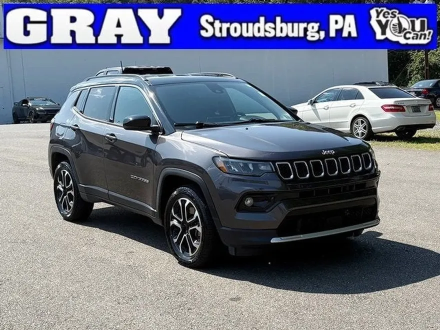 2023 Jeep Compass Limited photo 1