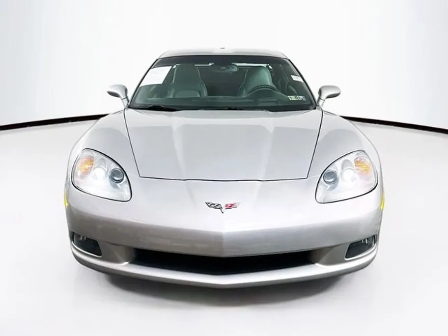 2005 Chevrolet Corvette Base photo 1