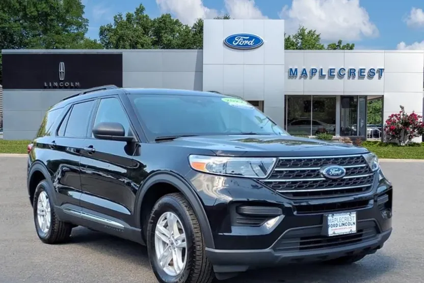 2022 Ford Explorer XLT photo 1