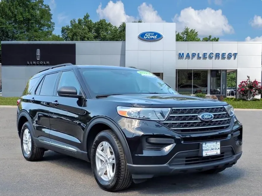 2022 Ford Explorer XLT photo 1